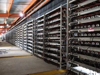 Modern Filecoin mining farm with hosted miners